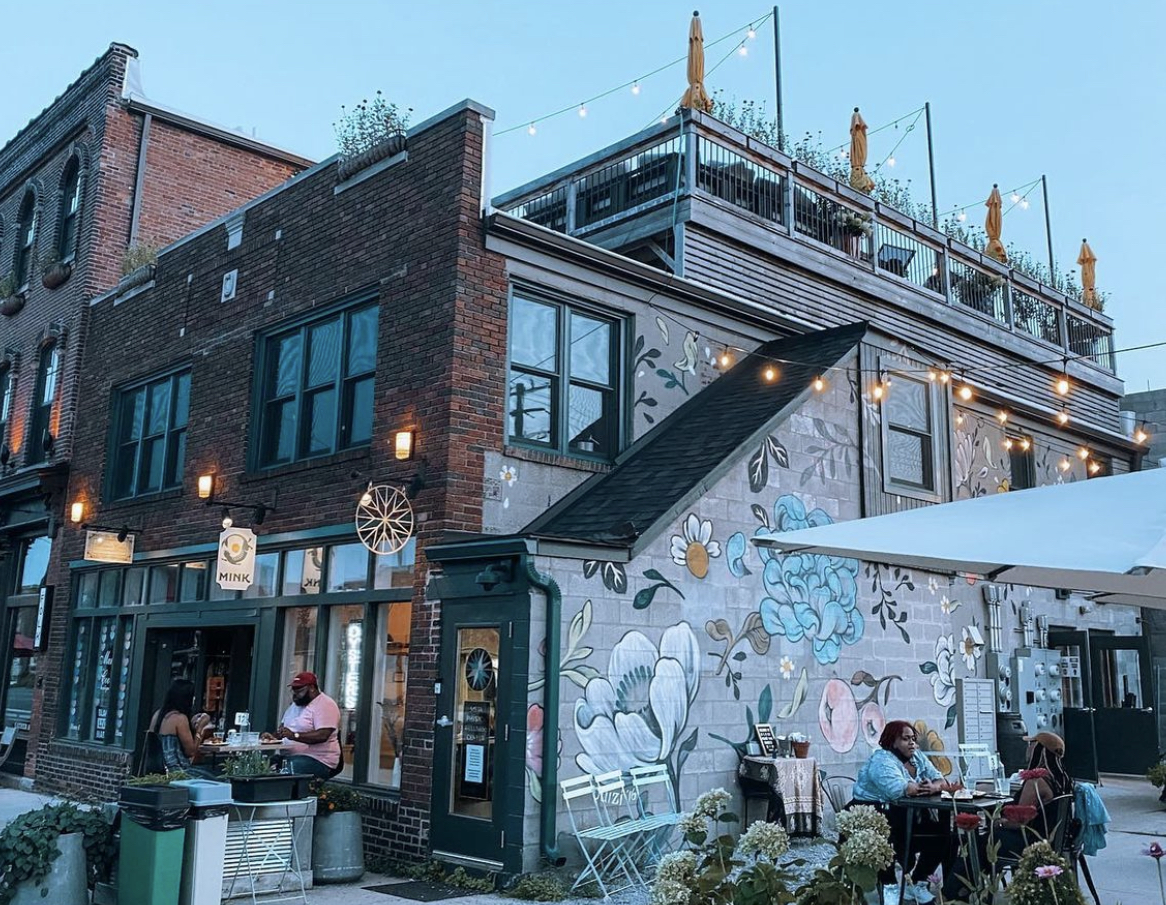 1705 Trumbull: sidewalk shops and walk-up retail in 1920s building